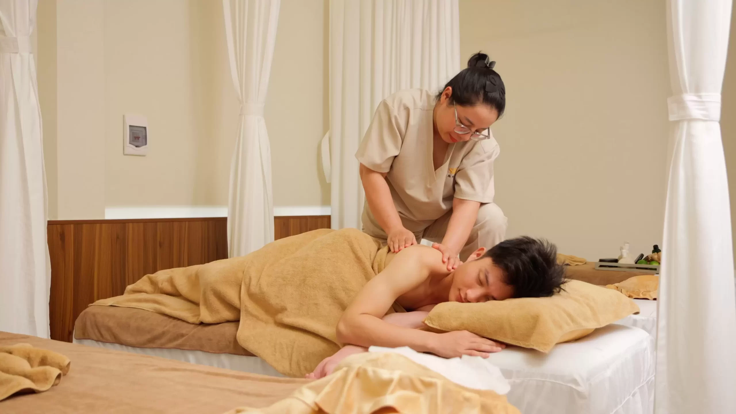 Combo hair wash and body massage