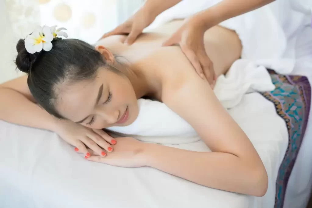 Types of Massage: Thai Massage, Swedish massage, hot stone massage, aromatherapy massage, Vietnamese massage